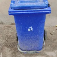 سطل زباله بزرگ