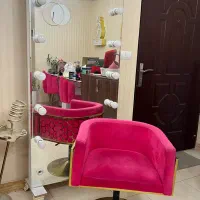 اینه قدی و صندلی چرخی سالم