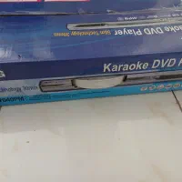 یک دستگاه دی وی دی