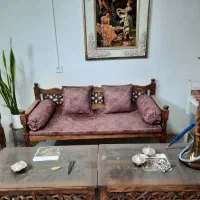 ۲عدد تخت ۱/۶۰ در ۶۰ به همراه میز و شاهنشین ها