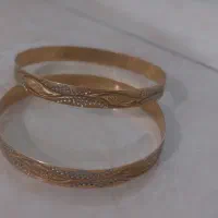 مقداری طلا بدون اجرت فقط۵۰ بالای تابلو