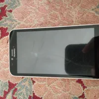 گوشی مشکلی نداره و فقط آنتنش خرابه ۳۰۰ تومن