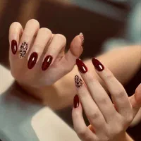 سالن زیبایی ناخن و فیشیال و ... مبینا