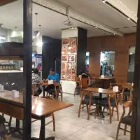 صندلی و میز|کافی‌شاپ و رستوران|بوشهر, |دیوار