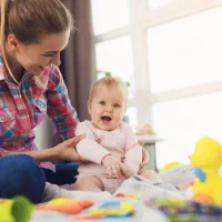 پرستار کودک با اسکان