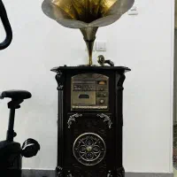 گرامافن اصلی خیلی تمیز وکم کارکرد