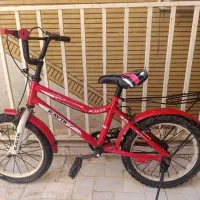 چند عدد دوچرخه سالم به فروش می‌رسد