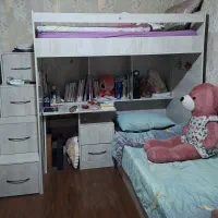 تخت دو طبقه و میز آرایشی