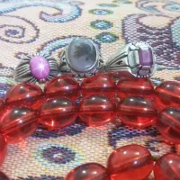 انگشتر و تسبیح