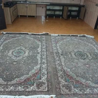۲ عدد فرش ۶ متری ۷۰۰ شانه در حد نو