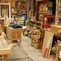 استخدام نیرو در کارگاه نجاری