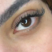 خدمات اکستنشن مژه لیفت‌ لمینت مژه وابرو