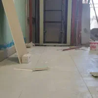 شاگرد جوشکار برای نصب آسانسور