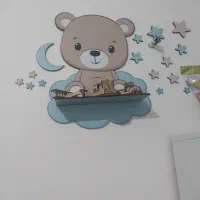 کنار پرده دو عدد نو نو