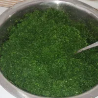 انواع ترشیجات. تره قرمه.خردکردن صیفیجات