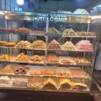 فروشنده خانم