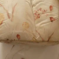 روتختی و دو بالش بزرگ و ۴ تا بالش کوچک نو