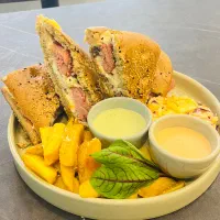 جذب نیرو کافه رستوران