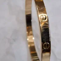 دستبند لاو کارتیه