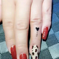 کاشت ناخن و اسپا و اسکراب و ماساژ دست|خدمات آرایشگری و زیبایی|کرمانشاه, |دیوار