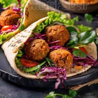 به نیروی کار برای همکاری در فست فود در درگهان