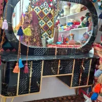 آینه و میز  ارایشگاه  سالم و نو