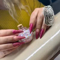 تخفیف کاشت ناخن