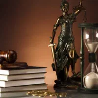 وکیل پایه یک(مشاوره حضوری وتلفنی)