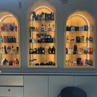 فروشنده خانم در فرودگاه امام