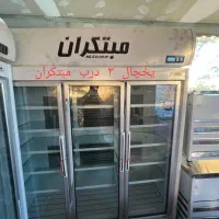 یخچال سه‌درب ‌دو درب ویخچال فریزر و کباب زن ۴۰ سیخ