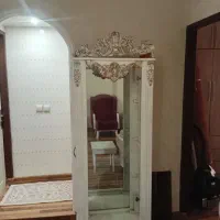 ویترین شیشه ای