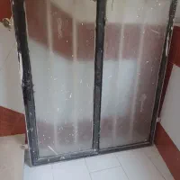پنجره فلزی