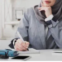استخدام نیروی اداری خانم و پاسخگویی مشتریان