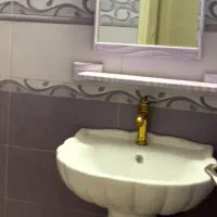 دوعدد روشویی یک عدد آینه