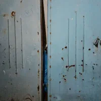 درب حیاط باچهارچوب