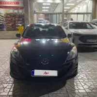 مزدا ۳ صندوق دار