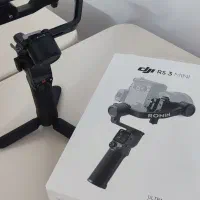 لنز ۲۴ ۷۰ زایس و لرزشگیر rs3 mini