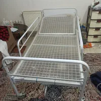 تخت و ویلچر