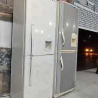 دو عدد یخچال فریزر سالم درحال کار
