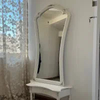 آینه قدی و کنسول