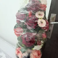 گلدان و گل مصنوعی