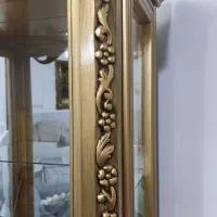 ویترین  طلاکوب  در حد نو