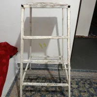 چهار پایه آهنی