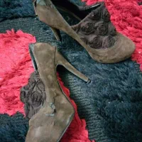 کفش رسمی زنانه قهوه‌ای جلو بسته پاشنه ده سانتی