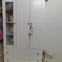 کمد لباس و کتاب