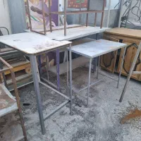 میز کار آهنی