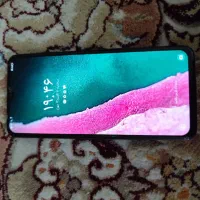 یک دستگاه گوشی سامسونگ a71سالم