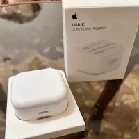 آداپتور ۲۰ وات آیفون اصلی 20w|لوازم جانبی موبایل و تبلت|قم, چهار امامزاده|دیوار