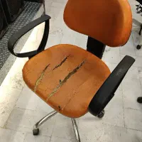 صندلی اداری کار کرده