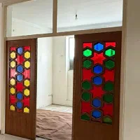 درب چوبی شیشه رنگی